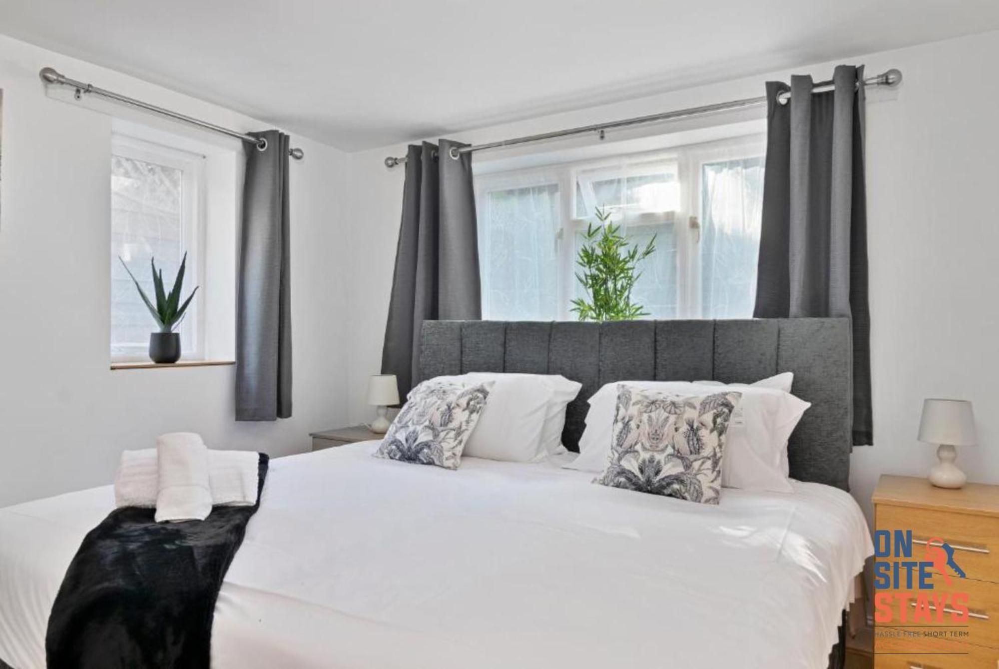 Onsitestays - Tranquil 2 Bedroom Apartment With Large Kitchen, Private Garden Near Wimbledon Station London Exterior foto